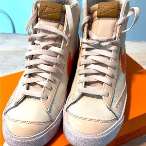 Nike Blazer MID ‘77 EMB (unisex)